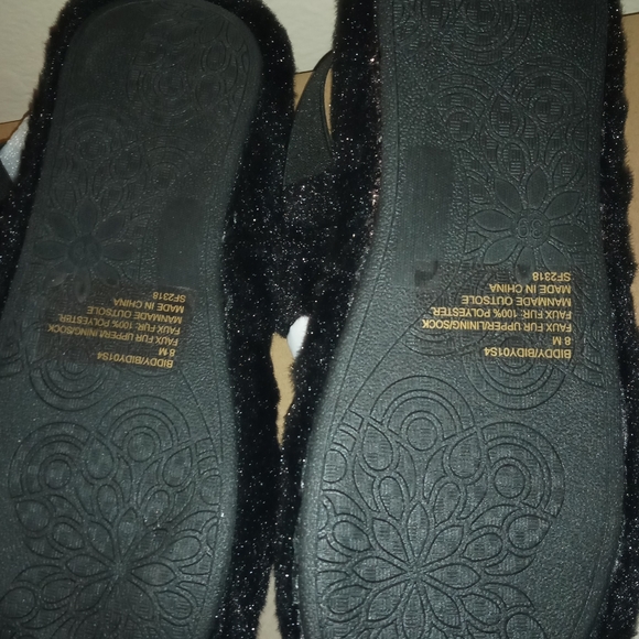STEVE MADDEN Faux Fur Biddy Black Sandals 8M - Picture 5 of 6